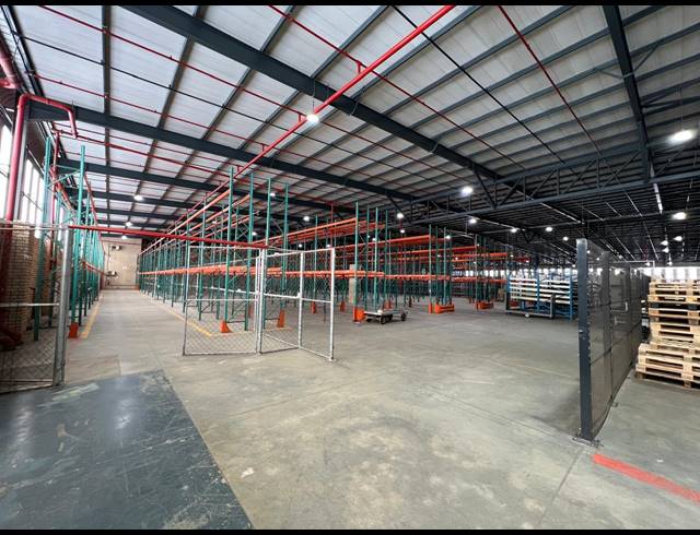 7,486M² WAREHOUSE TO LET IN STRIJDOMPARK